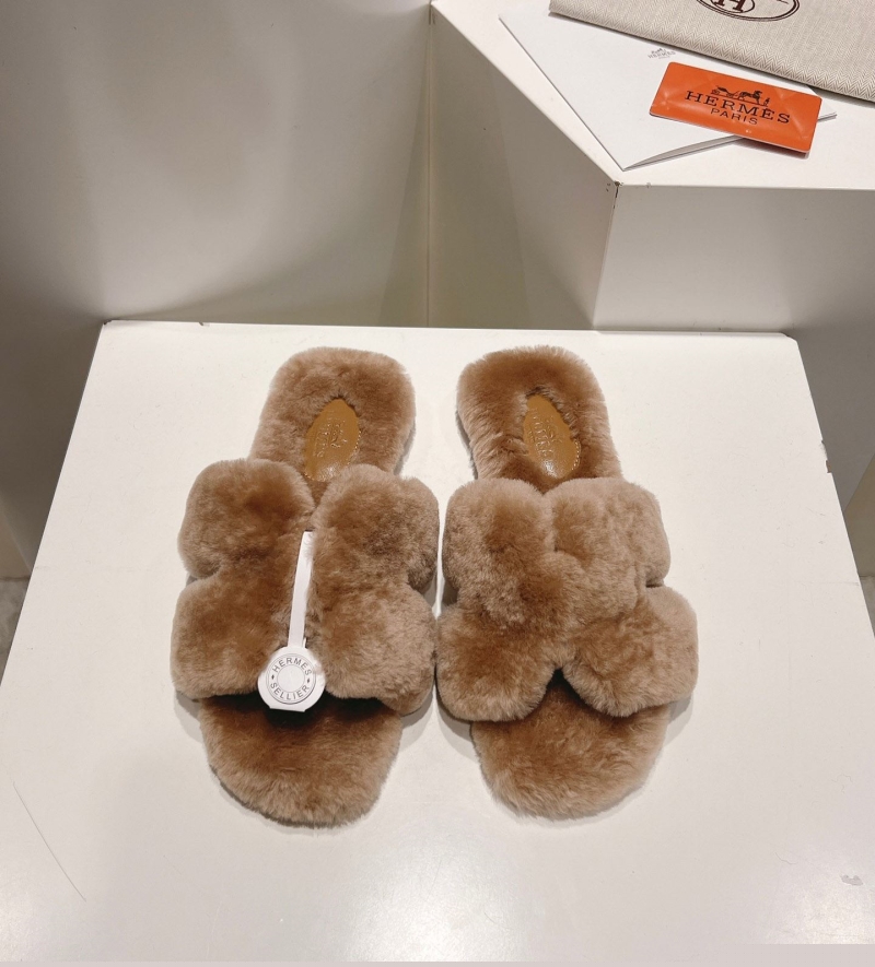 H**mes slippers